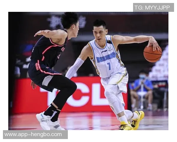 拳击赛现场火药味十足马威与老六激烈对抗被驱逐引发热议