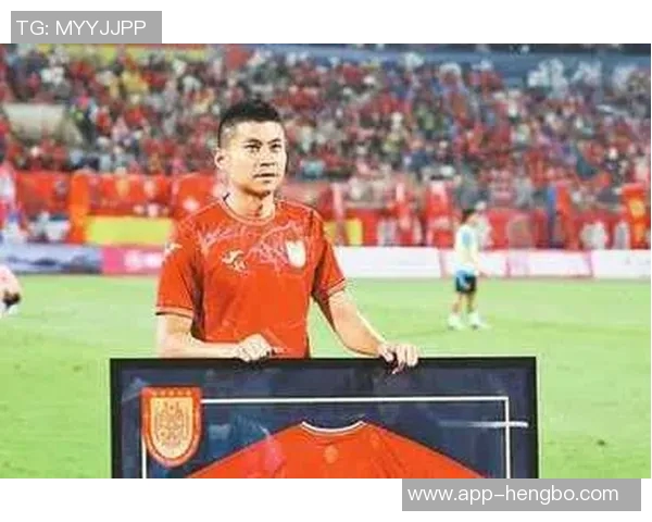 40岁重庆铜梁龙老将黄希扬荣膺感动重庆十大人物称号展现拼搏精神 40岁重庆铜梁龙老将黄希扬荣膺感动重庆十大人物称号展现拼搏精神