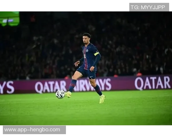 扎伊尔埃梅里盛赞登贝莱展现无与伦比的魔力与才华