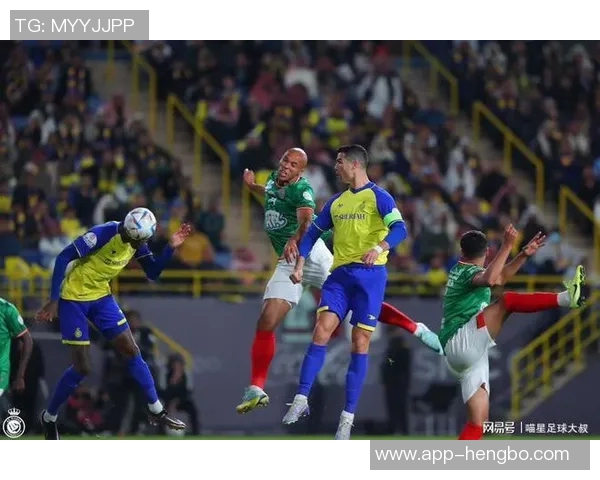 乔治上半场状态一般表现平平仅得10分1篮板2助攻三分球命中率尚可