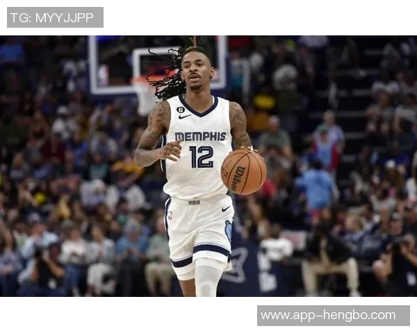 莫兰特对阵湖人时疑似受伤突破落地后捂腿一瘸一拐引发担忧